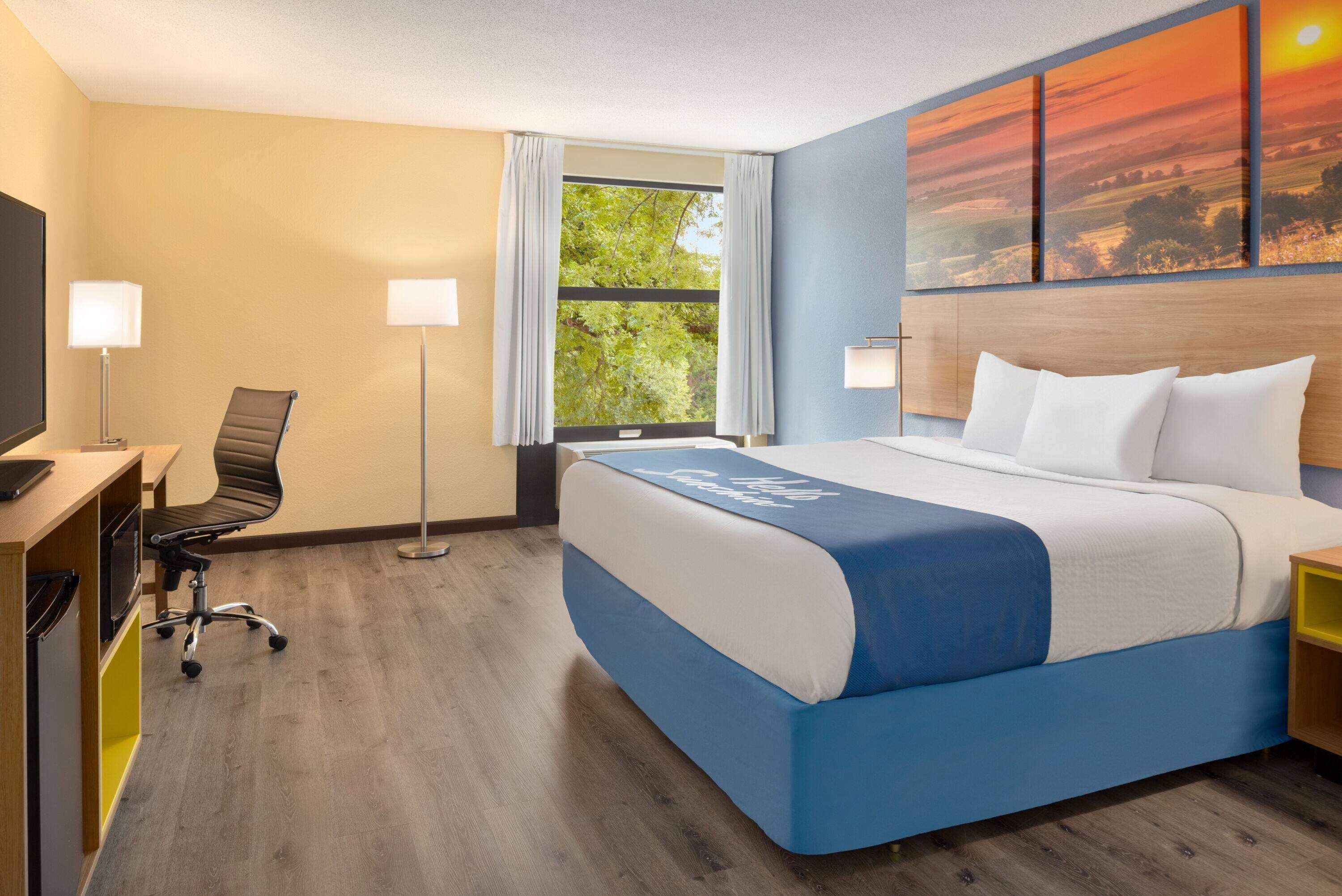 Days Inn & Suites By Wyndham Merrillville Exteriör bild