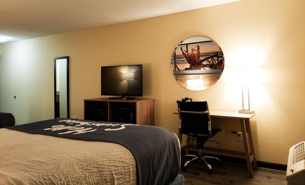 Days Inn & Suites By Wyndham Merrillville Exteriör bild