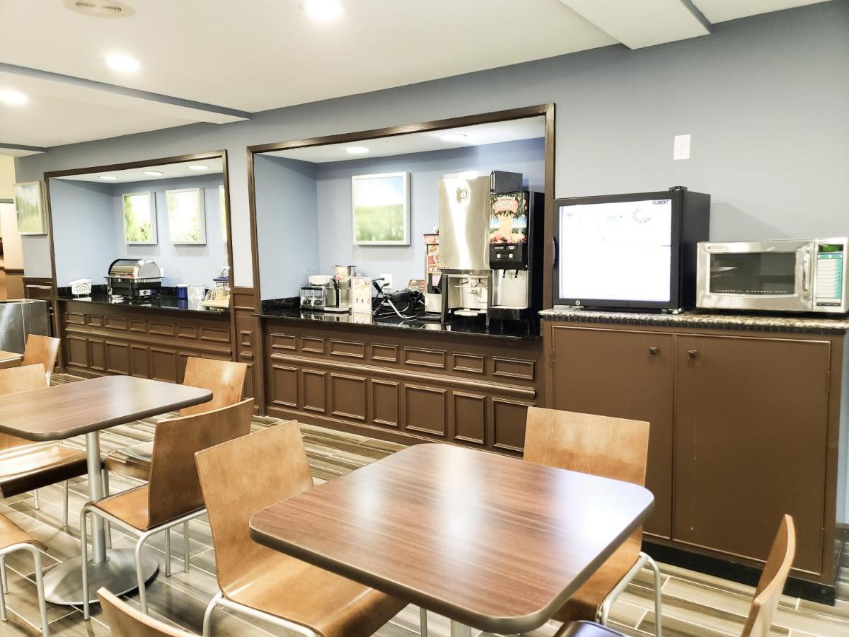 Days Inn & Suites By Wyndham Merrillville Exteriör bild