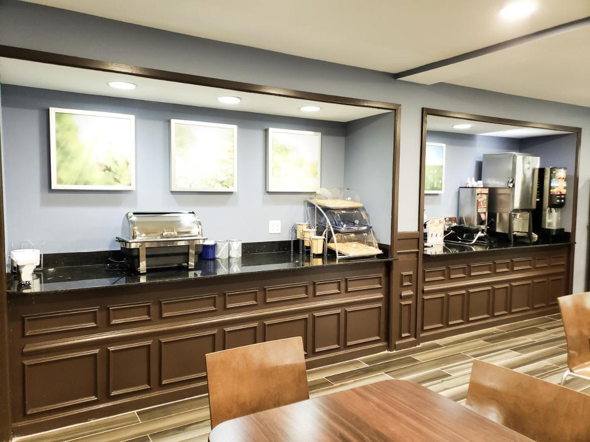 Days Inn & Suites By Wyndham Merrillville Exteriör bild